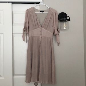 Petite dress with sleeve ties